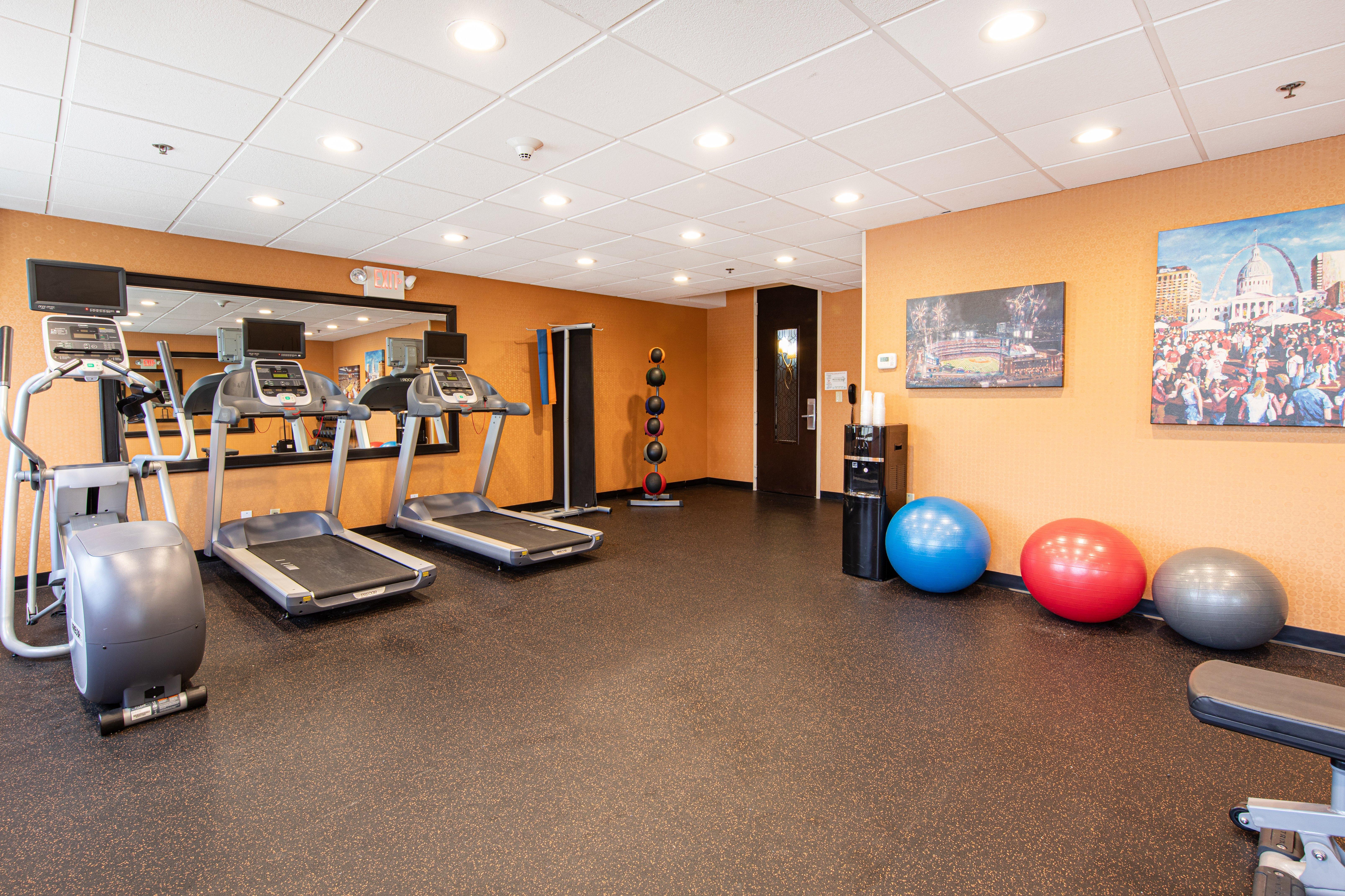 Hilton St. Louis Airport Hotel Woodson Terrace Екстериор снимка