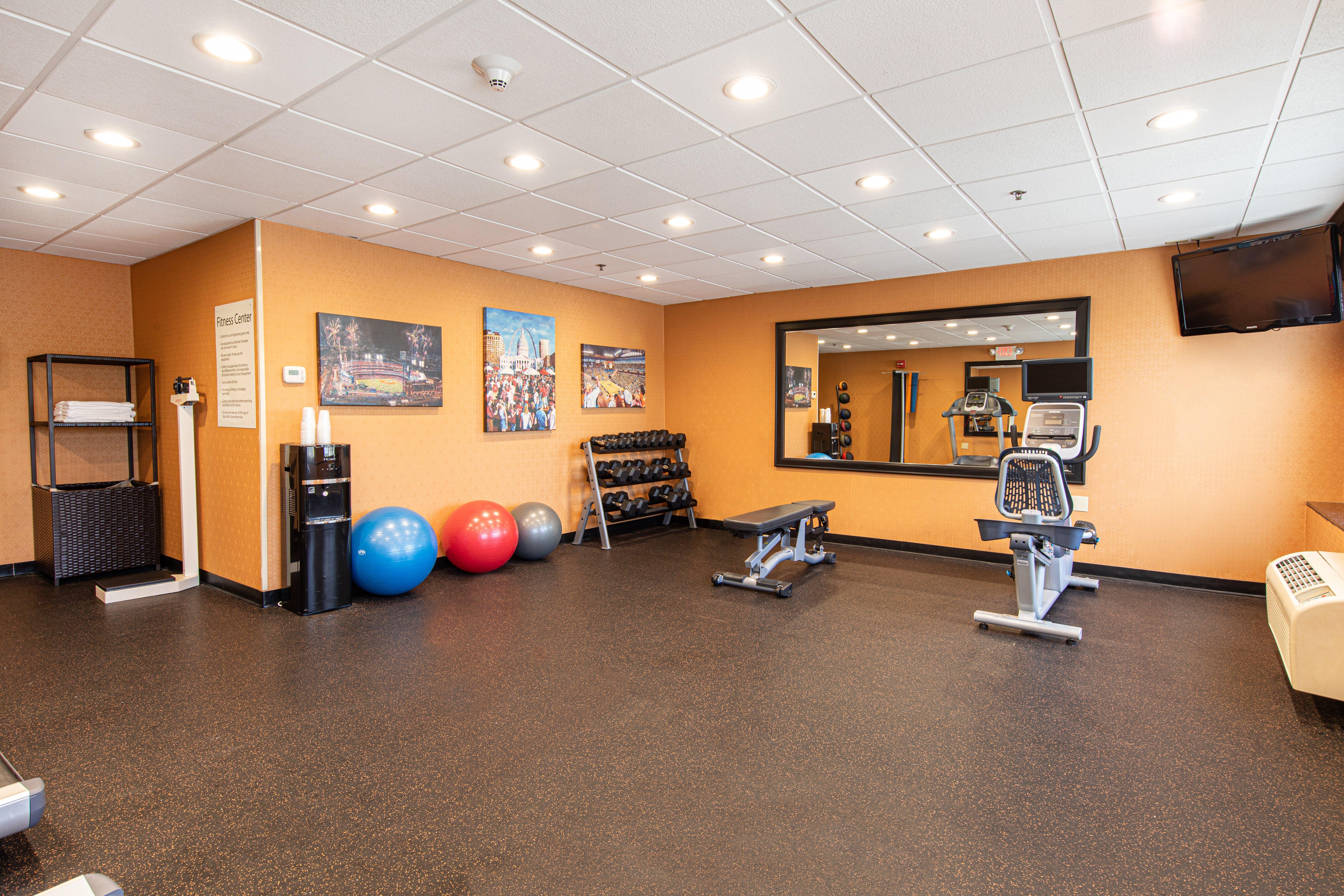 Hilton St. Louis Airport Hotel Woodson Terrace Екстериор снимка