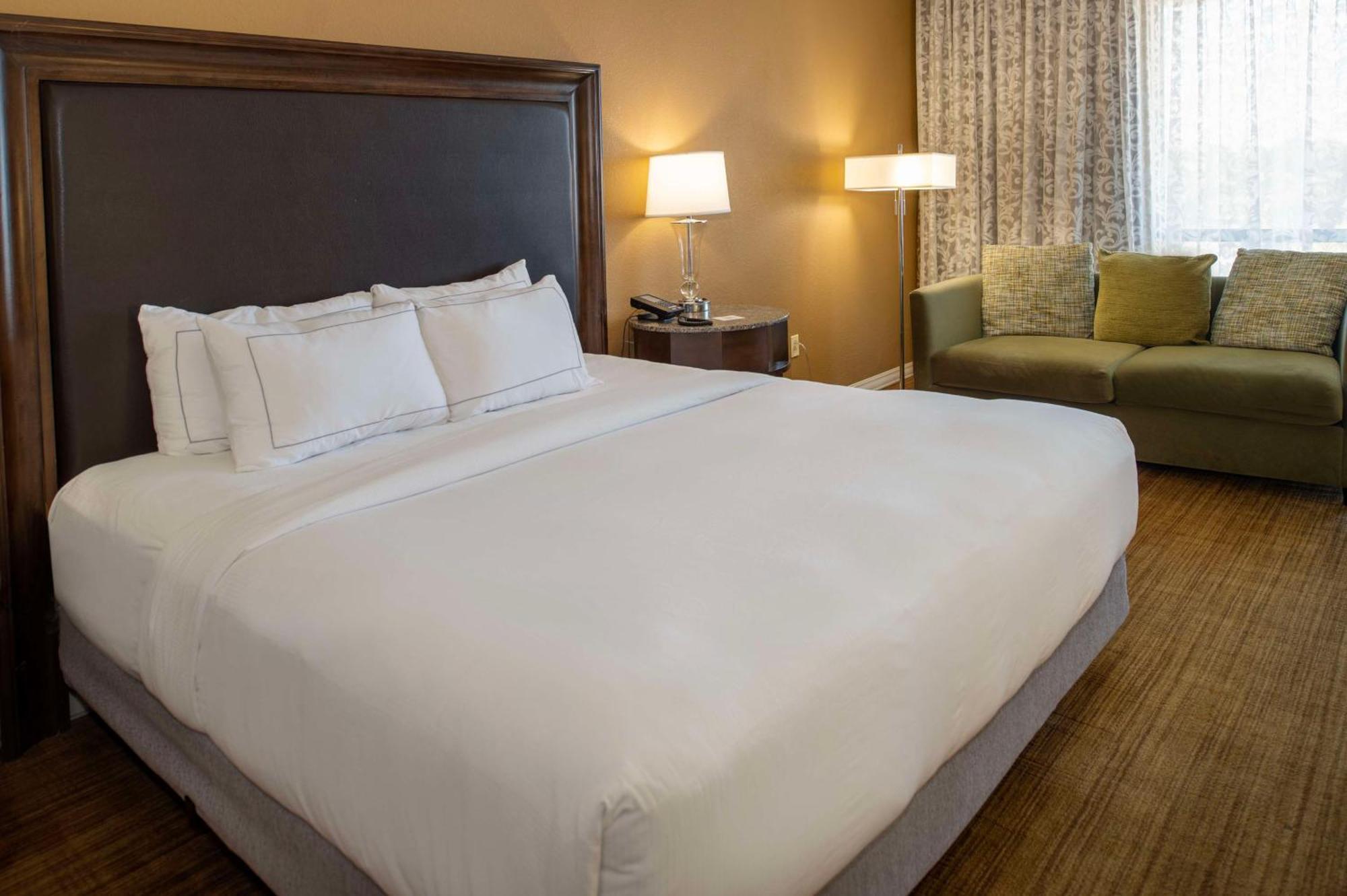 Hilton St. Louis Airport Hotel Woodson Terrace Екстериор снимка