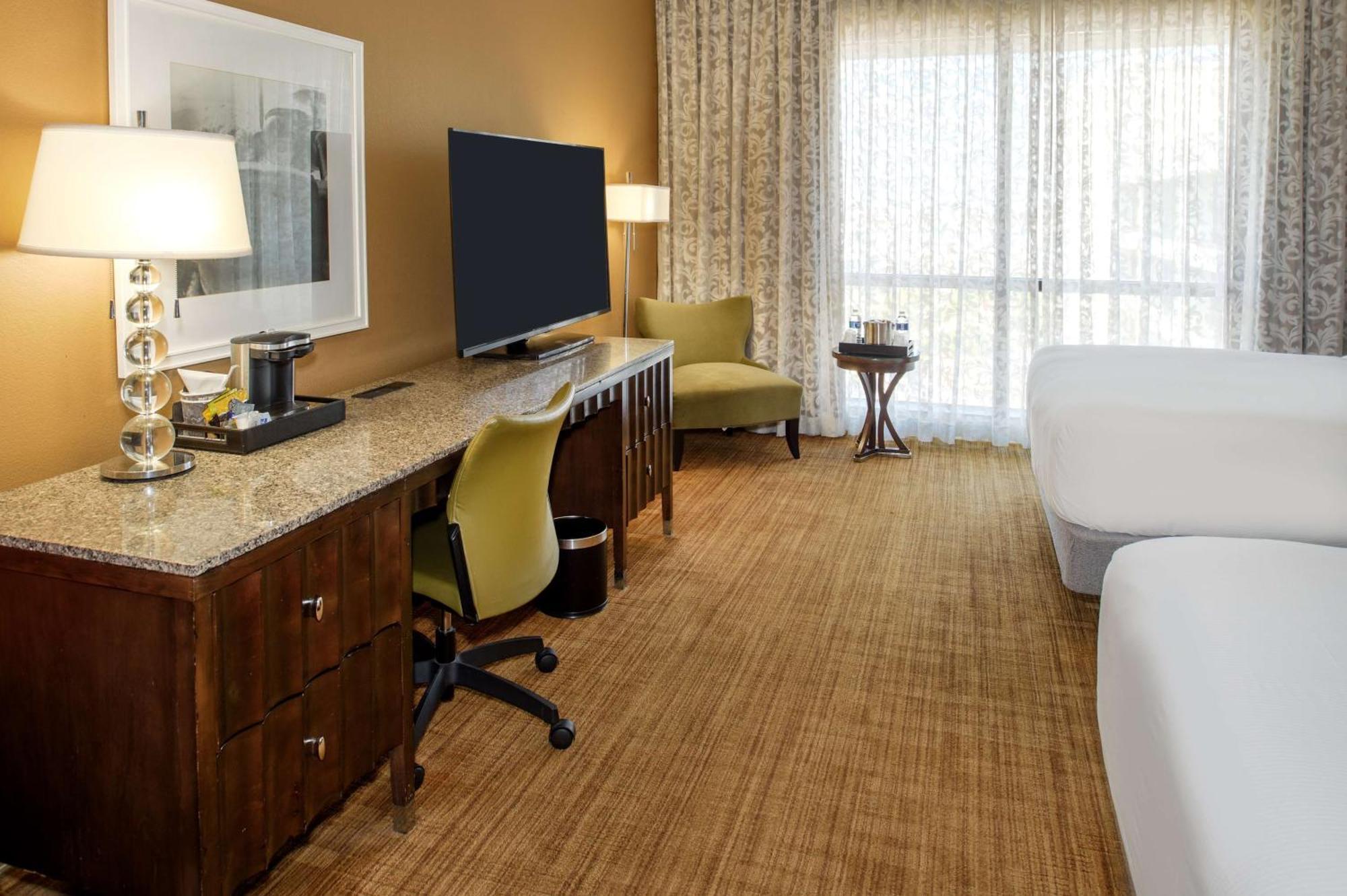 Hilton St. Louis Airport Hotel Woodson Terrace Екстериор снимка